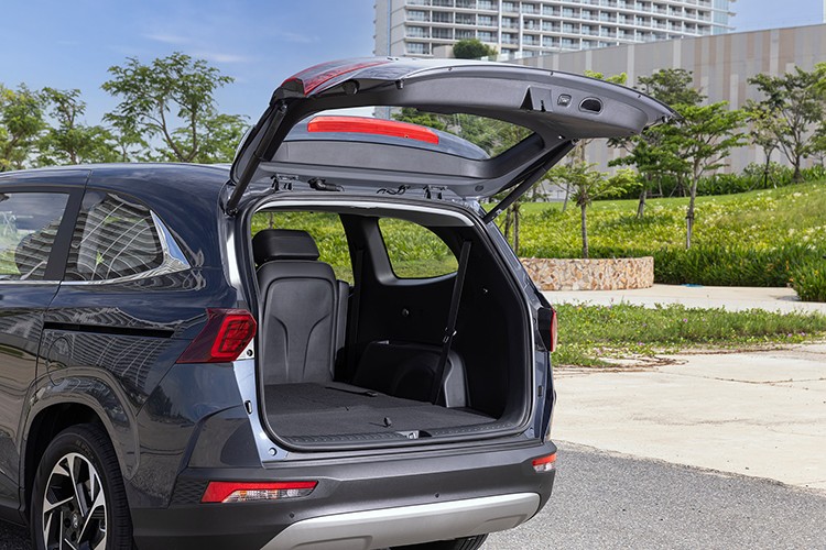View - 	Hyundai Custin – MPV xứng đáng với mức giá dưới 1 tỷ đồng