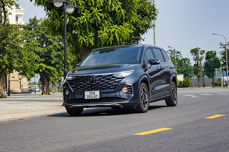 View - 	Hyundai Custin – MPV xứng đáng với mức giá dưới 1 tỷ đồng