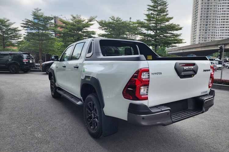 Toyota Hilux 2024 co gia khoi diem tu 700 trieu dong tai Viet Nam?-Hinh-3