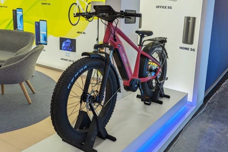 Xe dap dien eBike ho tro 5G dau tien tren the gioi ho tro AI