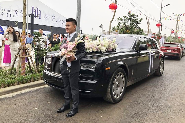 Chi tiet Rolls-Royce Phantom hon 15 ty ma Quang Hai lam xe ruoc dau