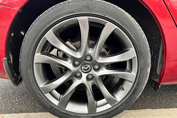 Có nên mua Mazda6 2018 cũ tại Việt Nam giá từ hơn 400 triệu đồng? - Hình 4 Co nen mua Mazda6 2018 cu tai Viet Nam gia tu hon 400 trieu dong?-Hinh-4