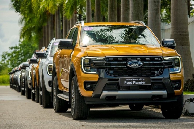 Ford Ranger ban chay nhat quy 1/2024, Suzuki XL7 gay bat ngo-Hinh-2