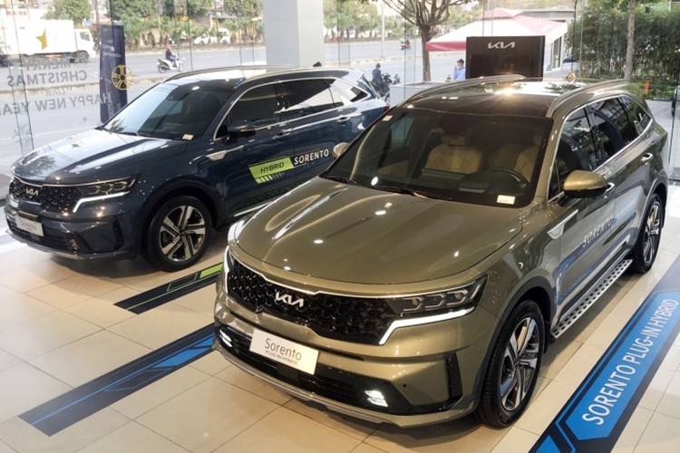 Kia Sorento Hybrid giam den 120 trieu, gia chi con tu 1,029 ty dong