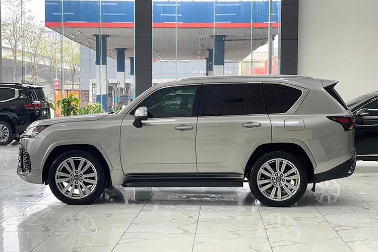 Lexus LX600 2023 ban 4 cho moi chay 145km, ban lo nhe 1 ty dong-Hinh-2