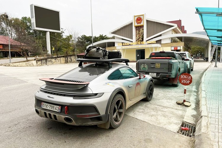Dai gia Hai Phong tiep tuc Porsche 911 Dakar di phuot Trung Quoc-Hinh-2