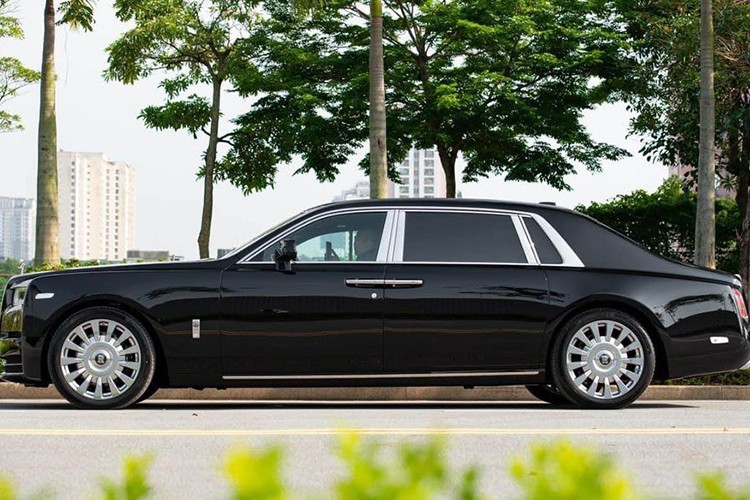 Can canh Rolls-Royce Phantom VIII chao ban 63,5 ty dong tai Ha Noi-Hinh-2