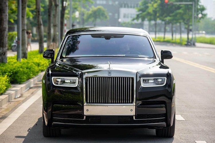 Can canh Rolls-Royce Phantom VIII chao ban 63,5 ty dong tai Ha Noi
