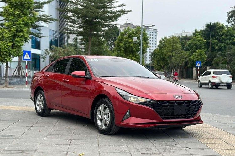 Hyundai Elantra VIN 2023 tai Viet Nam bat ngo giam 125 trieu dong