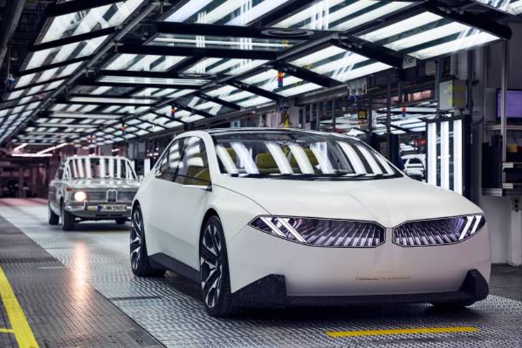 BMW se tung ra toi 14 mau xe moi trong nam 2024