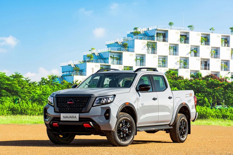 Chi tiet Nissan Navara 2024 tai Viet Nam, re hon ban cu 14 trieu dong