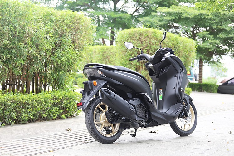 Yamaha LEXi 155 VVA - xe tay ga cao cap cho nam gioi hien dai-Hinh-2