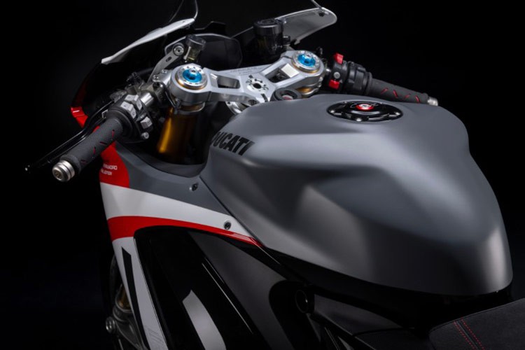 Ducati Panigale V2 Superquadro Final Edition 2025 -  