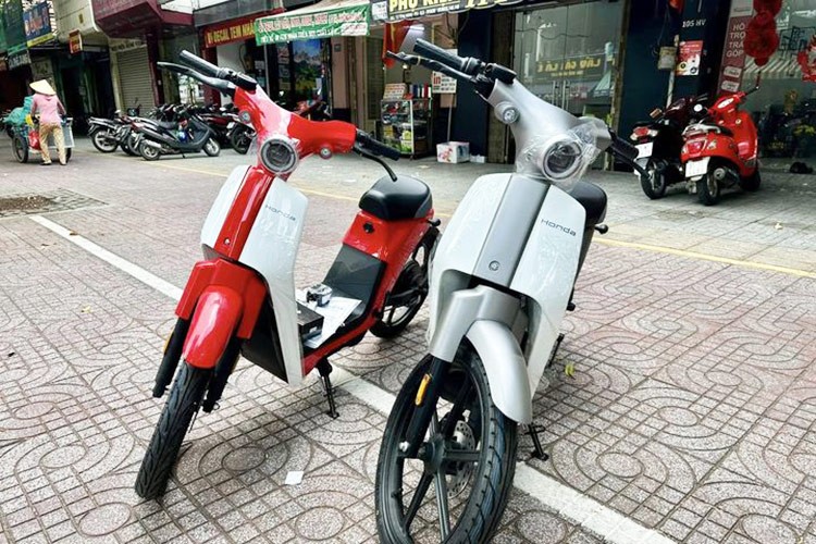 Honda Cub E - xe may dien nhap Trung Quoc tu 20 trieu tai Viet Nam