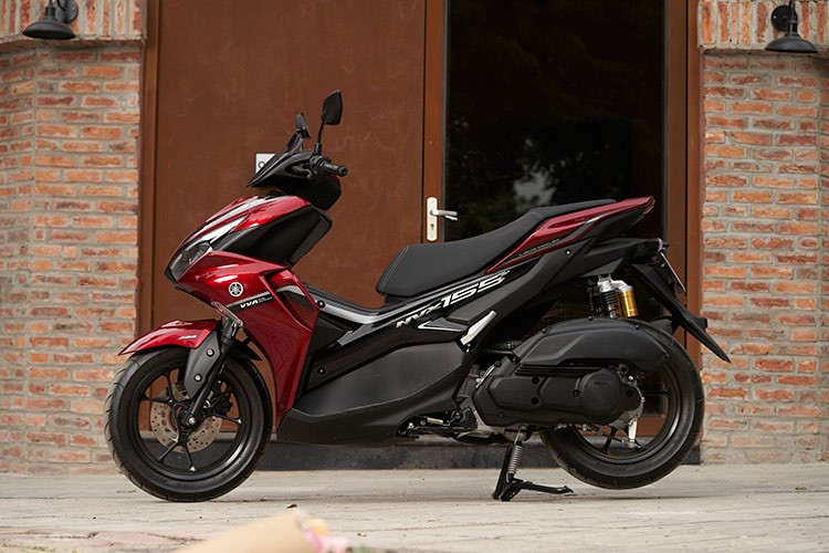 View - 	So sánh Yamaha NVX 155 và Honda Air Blade 160 tại Việt Nam