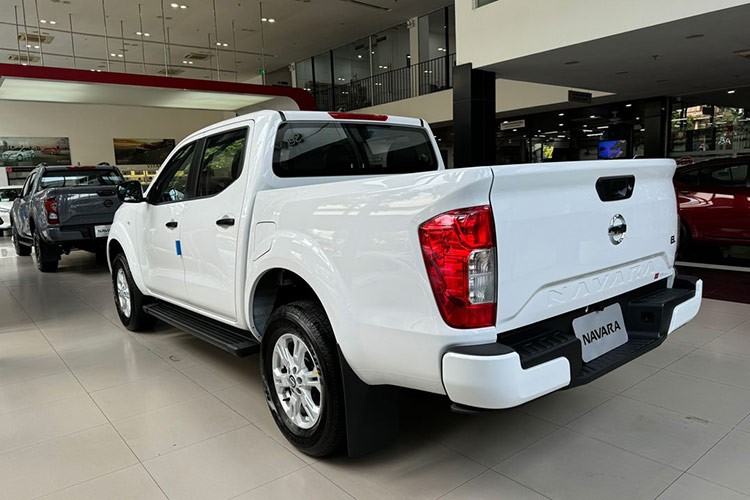 Nissan Navara 2024 