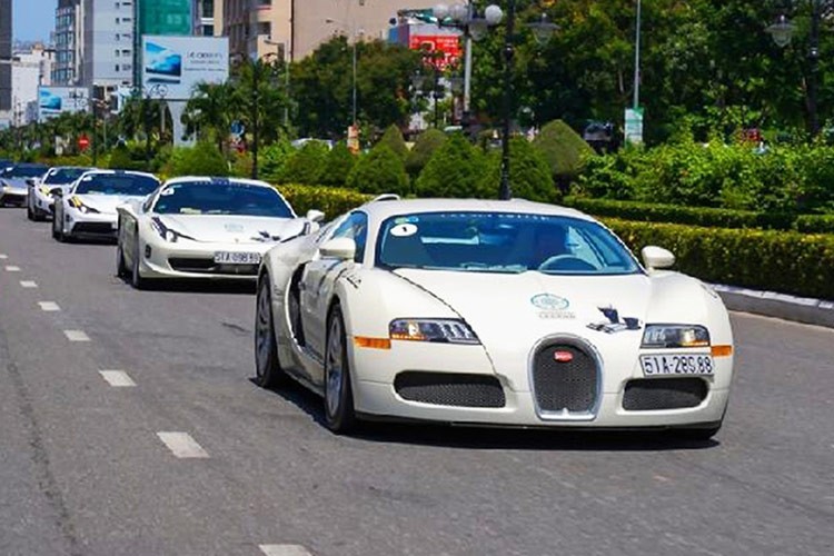 Bugatti Veyron gan 50 ty, doc nhat Viet Nam cua 