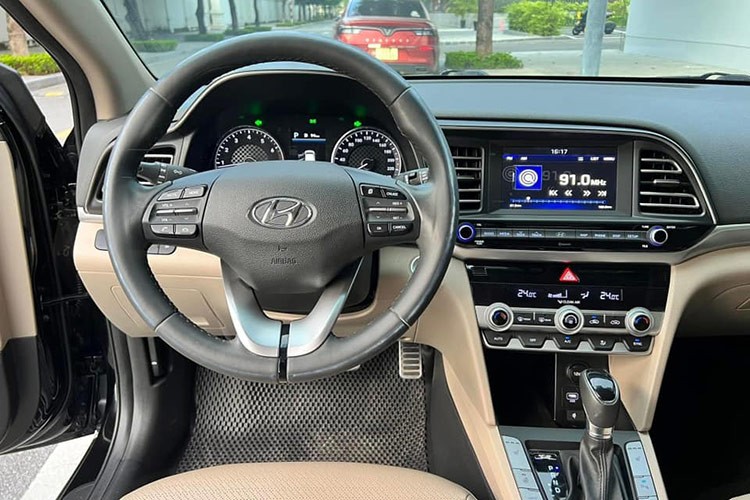 Co nen mua Hyundai Elantra chay 5 nam, duoi 500 trieu o Ha Noi?-Hinh-5