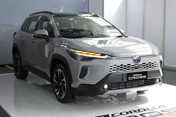 Toyota Corolla Cross giam hon 40 trieu dong keo khach cuoi nam