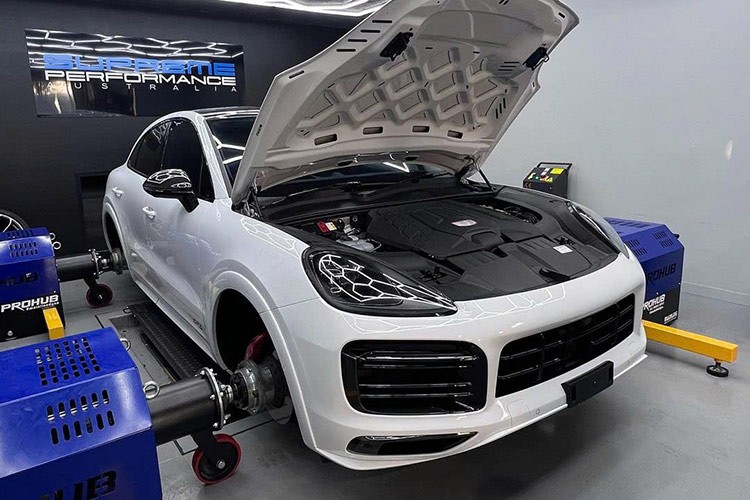 Chiec MPV Porsche Cayenne Turbo GT cua 