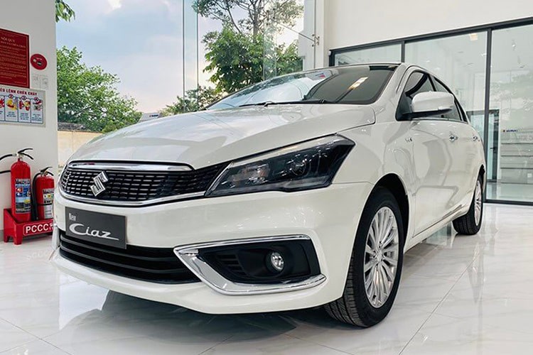 Suzuki Ciaz giam gan 105 trieu dong tai Viet Nam, co hoi 