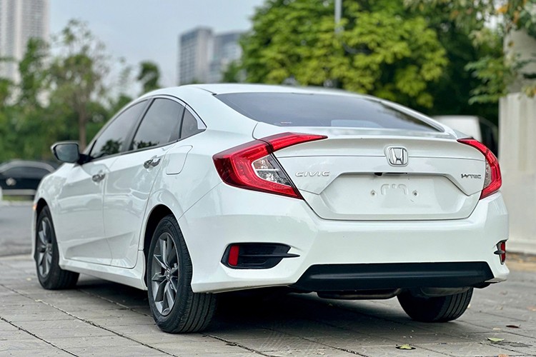 Co nen mua Honda Civic 2020 chi hon 600 trieu o Ha Noi?-Hinh-6