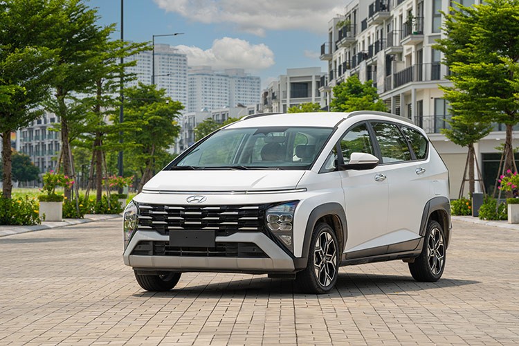 Hyundai Stargazer X vs Mitsubishi Xpander, an toan va thuc dung