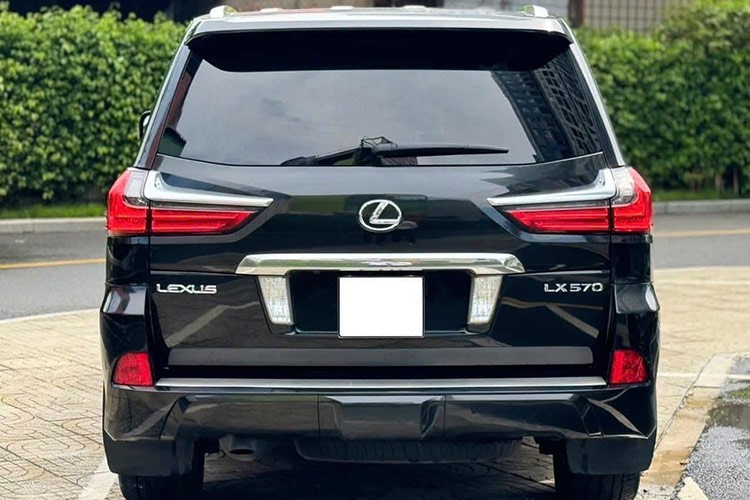 Lexus LX570 mua gan 9 ty, chay 8 nam ban 4,6 ty dong-Hinh-10