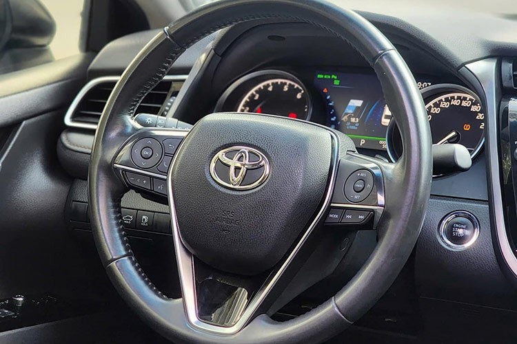 Toyota Camry 