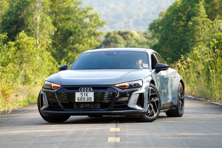 Audi e-tron GT va RS e-tron GT trieu hoi tai Viet Nam?