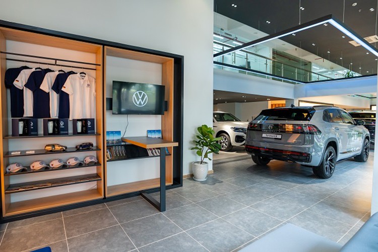 Volkswagen Viet Nam khai truong Showroom City Store tai TP HCM-Hinh-2