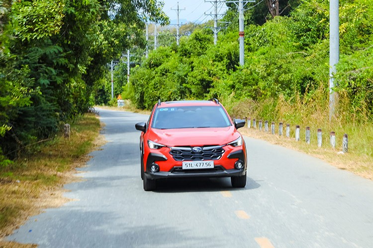 Subaru Crosstrek tai Viet Nam gianh giai 