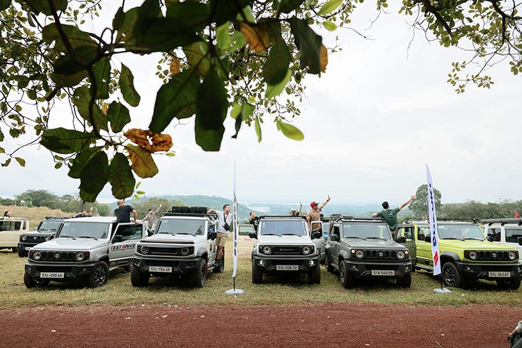 Cuoc hoi ngo lon cua cong dong Suzuki Jimny tren san choi rally-Hinh-7