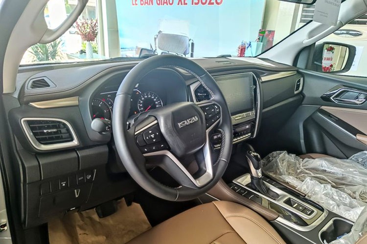 Isuzu mu-X Premium tai Viet Nam giam toi 240 trieu mong thoat e-Hinh-2