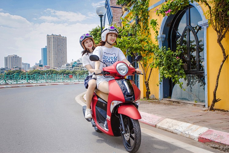 Yamaha Janus 125 moi trang bi loat nang cap, giam 2 trieu dong