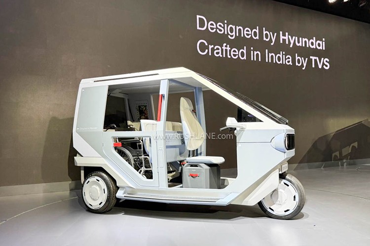 Ra mat Hyundai tuk tuk chay dien ba va bon banh 