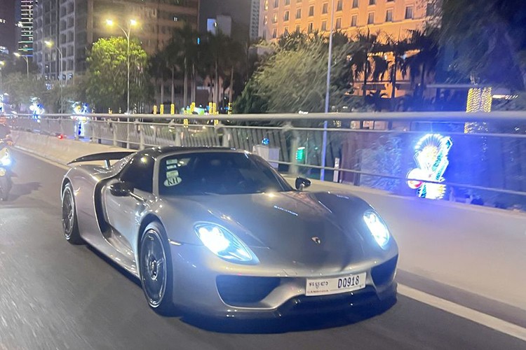 Porsche 918 Spyder sieu hiem ra pho choi Tet sau 2 nam “o an”-Hinh-9