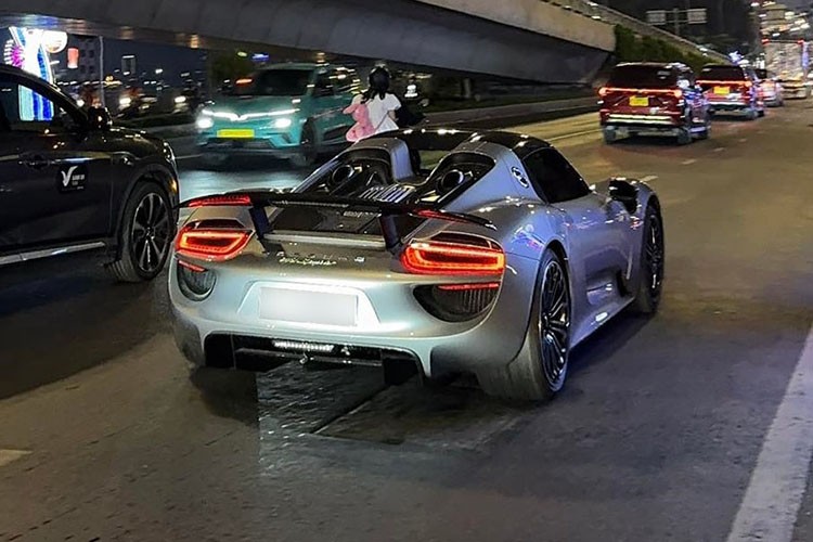 Porsche 918 Spyder sieu hiem ra pho choi Tet sau 2 nam “o an”-Hinh-8