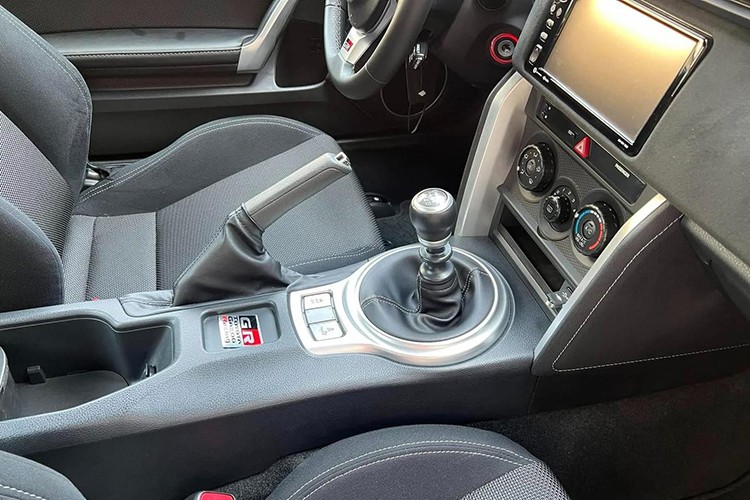 Cường Đô la “chốt hạ” xe thể thao Toyota 86 hàng hiếm, giá mềm - Hình 6 Cuong Do la “chot ha” xe the thao Toyota 86 hang hiem, gia mem-Hinh-6