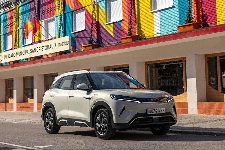 BYD Atto 2 ra mắt ngang cỡ Mitsubishi Xforce, chạy 312 km/sạc - Hình 11 BYD Atto 2 ra mat ngang co Mitsubishi Xforce, chay 312 km/sac-Hinh-11