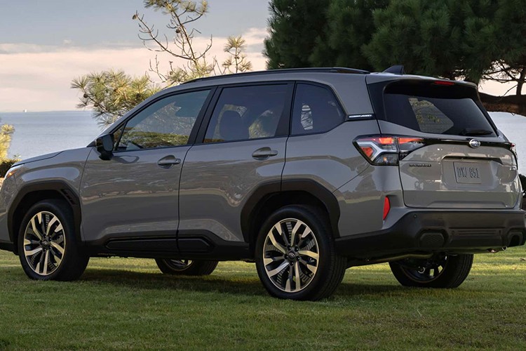 Subaru Forester Hybrid từ 920 triệu đồng, "ăn xăng" 6,7 lít/100 km - Hình 2 Subaru Forester Hybrid tu 920 trieu dong,