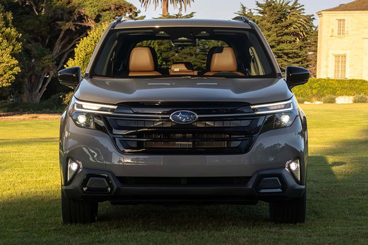 Subaru Forester Hybrid từ 920 triệu đồng, "ăn xăng" 6,7 lít/100 km - Hình 3 Subaru Forester Hybrid tu 920 trieu dong,
