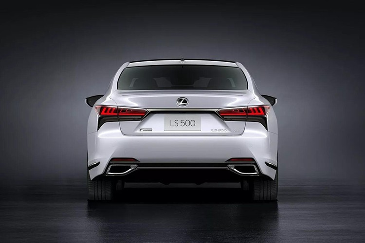 Lexus LS ngung ban vi 