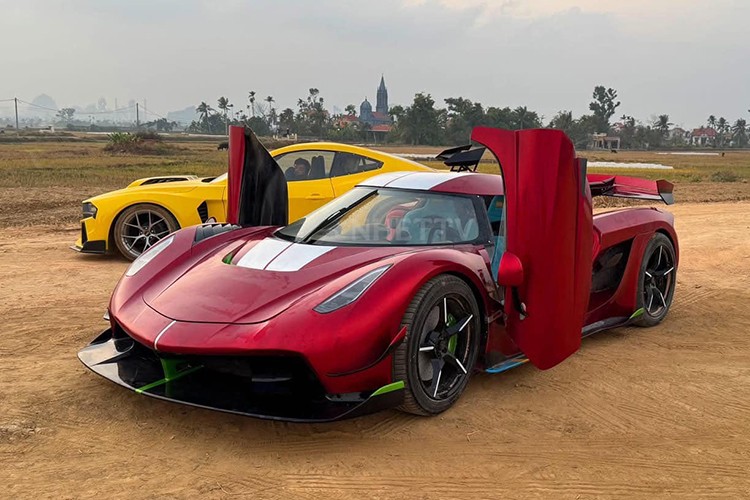 Koenigsegg Jesko khung 