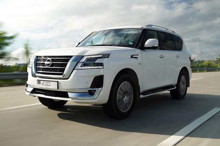 Nissan Patrol đời cũ "cháy hàng" trước ngày thế hệ mới ra mắt - Hình 9 Nissan Patrol doi cu