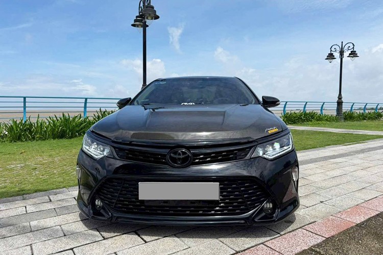 Toyota Camry 2018 dan choi 