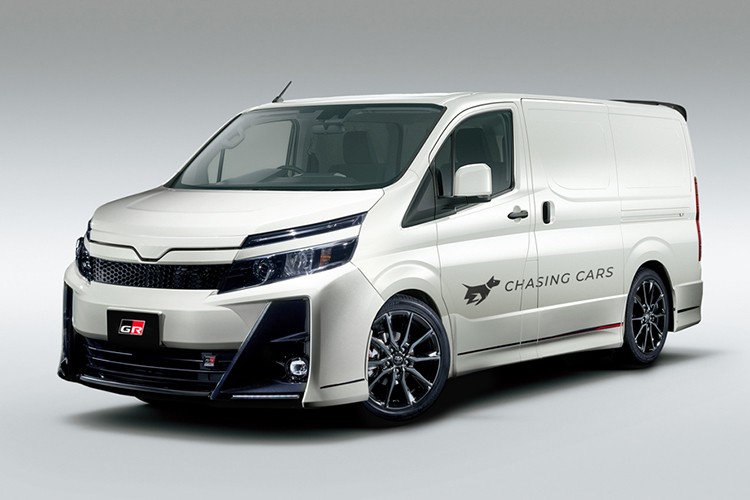 "Soi" Toyota Hiace 2025 độ xe đua, chi phí từ 23,9 triệu đồng - Hình 2
