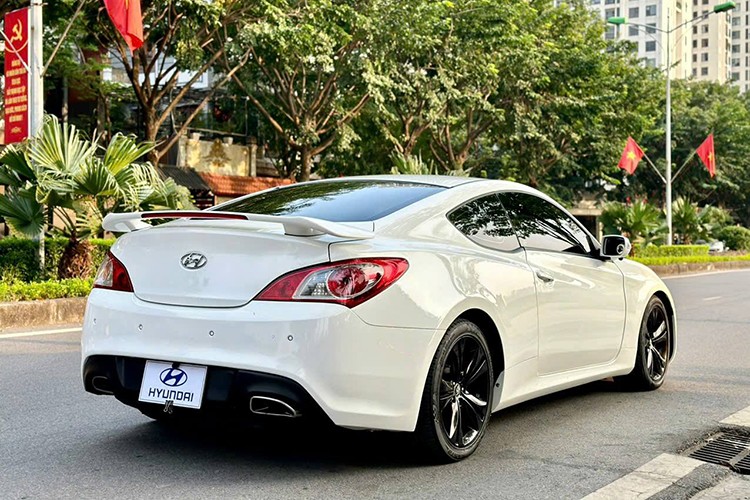 Hyundai Genesis 2010 tung co gia ty dong, gio chi hon 200 trieu-Hinh-3