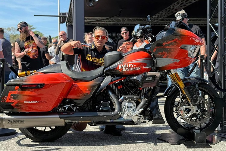 Siêu phẩm Harley-Davidson Road Glide CVO "thét giá" gần 3 tỷ đồng - Hình 11 Sieu pham Harley-Davidson Road Glide CVO