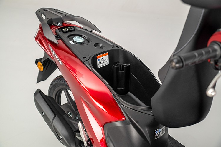 Honda Vision giá rẻ, bán "siêu đắt" tới 92 triệu tại quốc gia này - Hình 5 Honda Vision gia re, ban